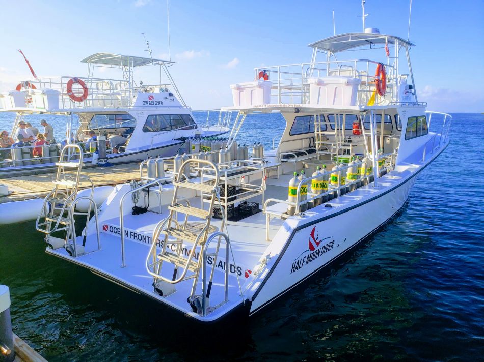 Limo-Style Luxury Dive Boats: Sparrowhawk, Gun Bay and Half Moon Diver