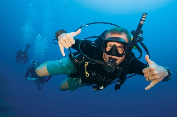 PADI Divemaster Course in the Cayman Islands - DIVEMASTER