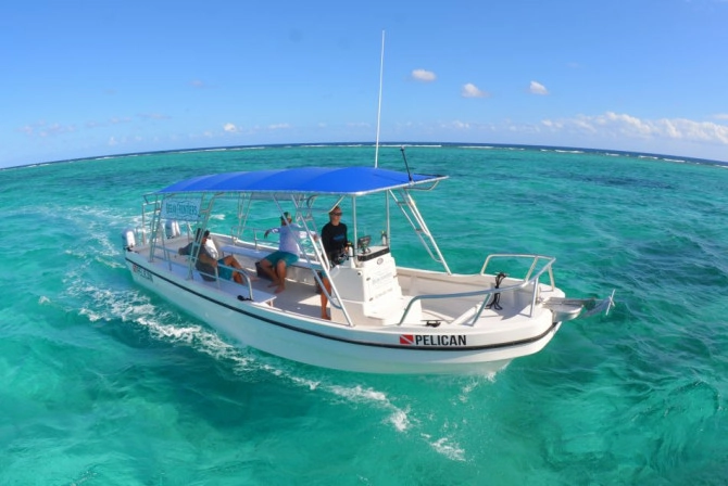 Pelican Stingray Snorkel Boat