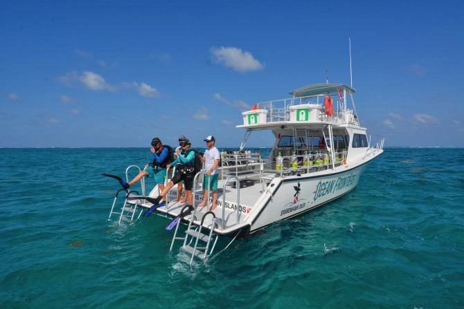 Limo Style Luxury Dive Boats
